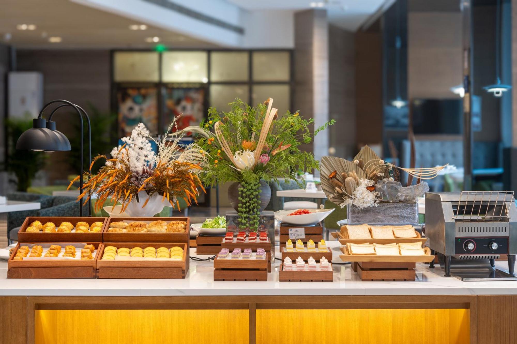 Holiday Inn Express Chengdu West Gate By Ihg Zewnętrze zdjęcie